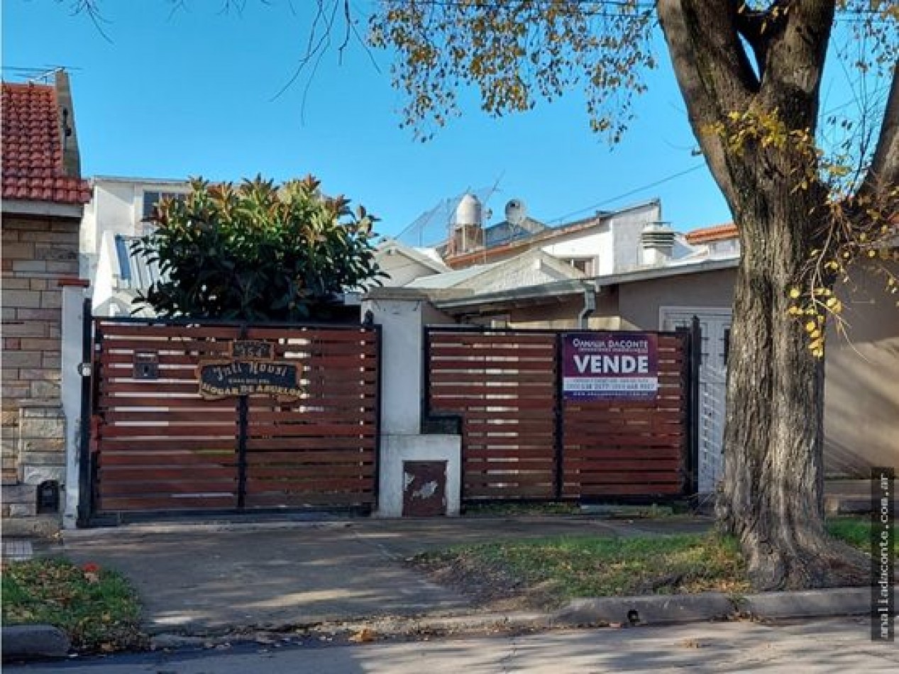 Casa 6 amb. Distrito R4 ideal construccion de edificio Pompeya