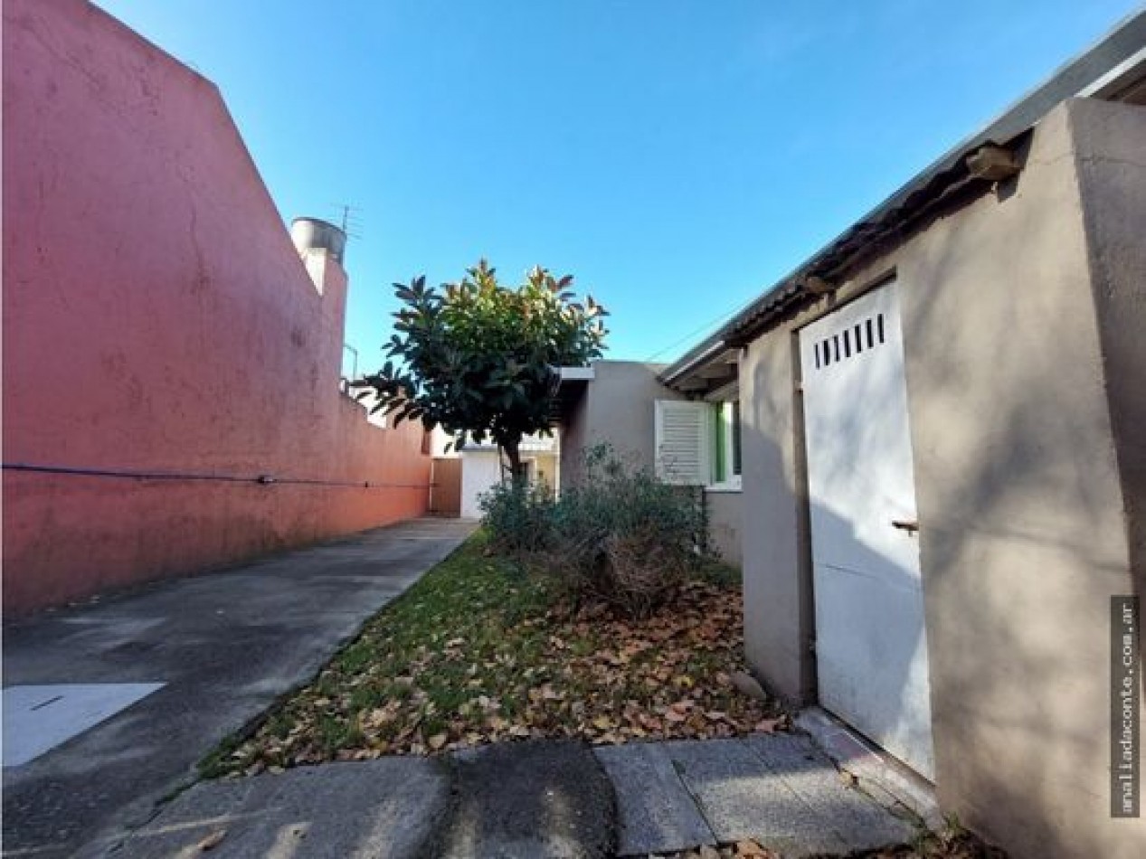 Casa 6 amb. Distrito R4 ideal construccion de edificio Pompeya