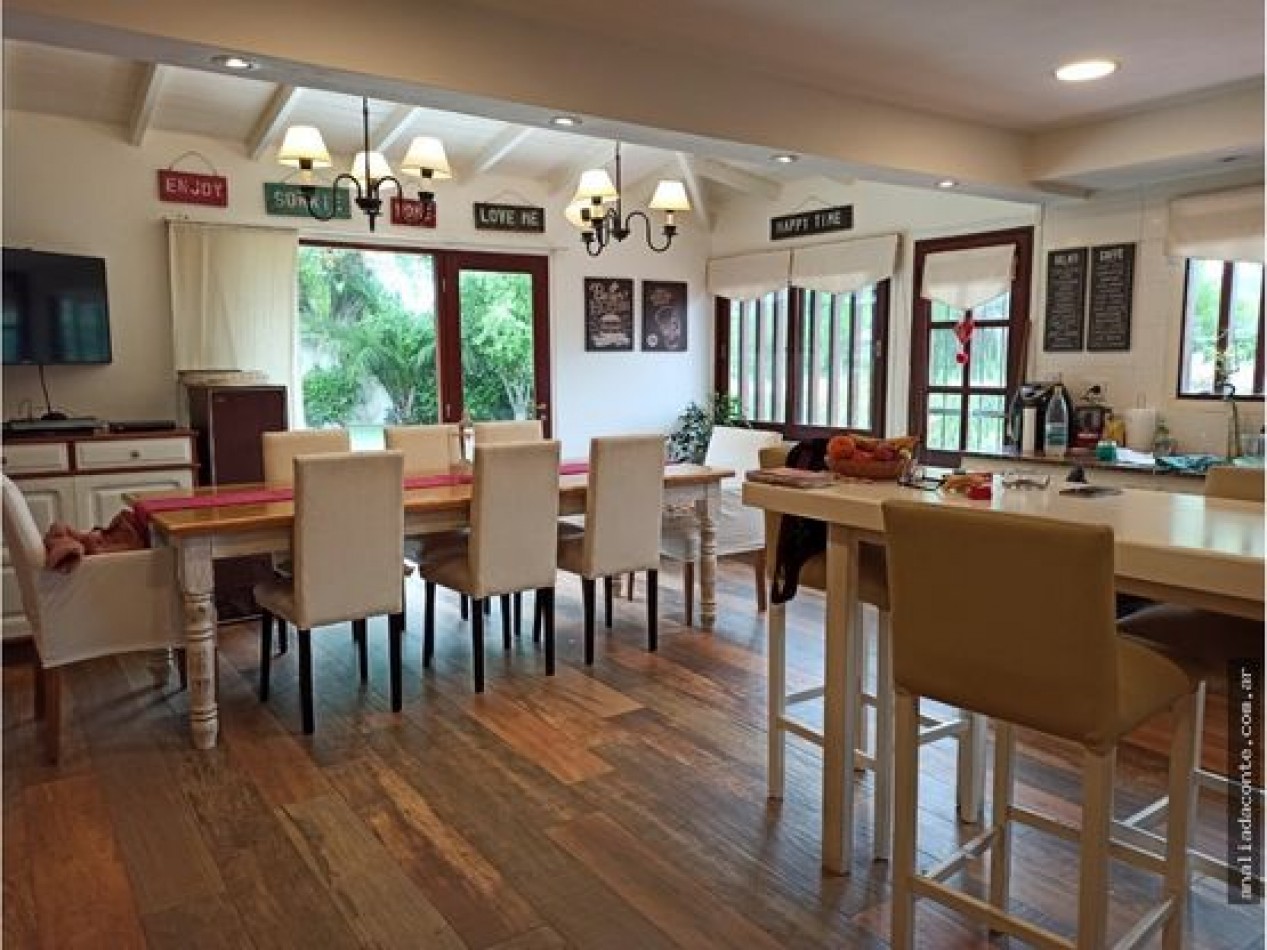 Gran chalet de hermoso diseno. Lote doble parque piscina Aragon 5700