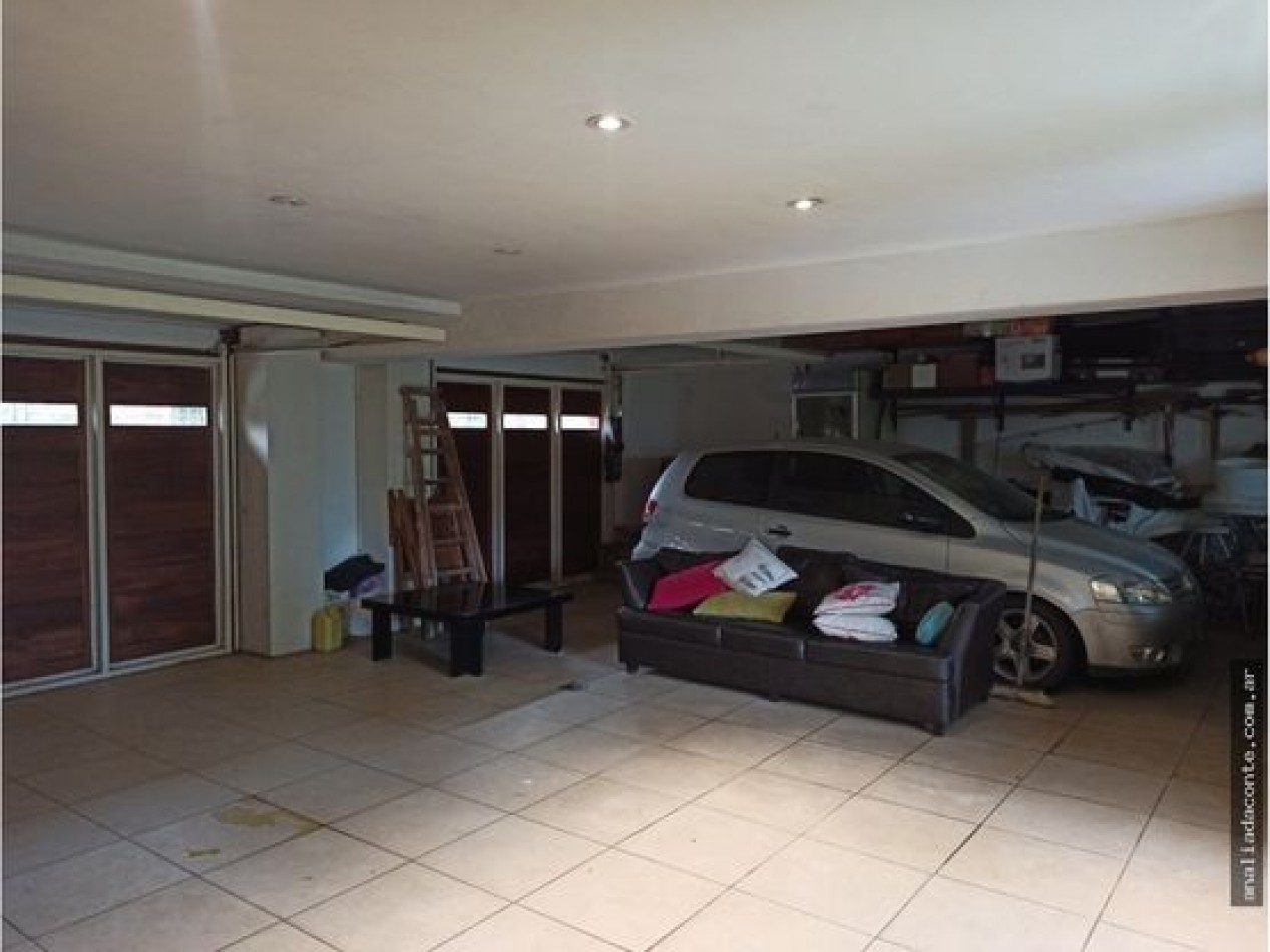 Gran chalet de hermoso diseno. Lote doble parque piscina Aragon 5700