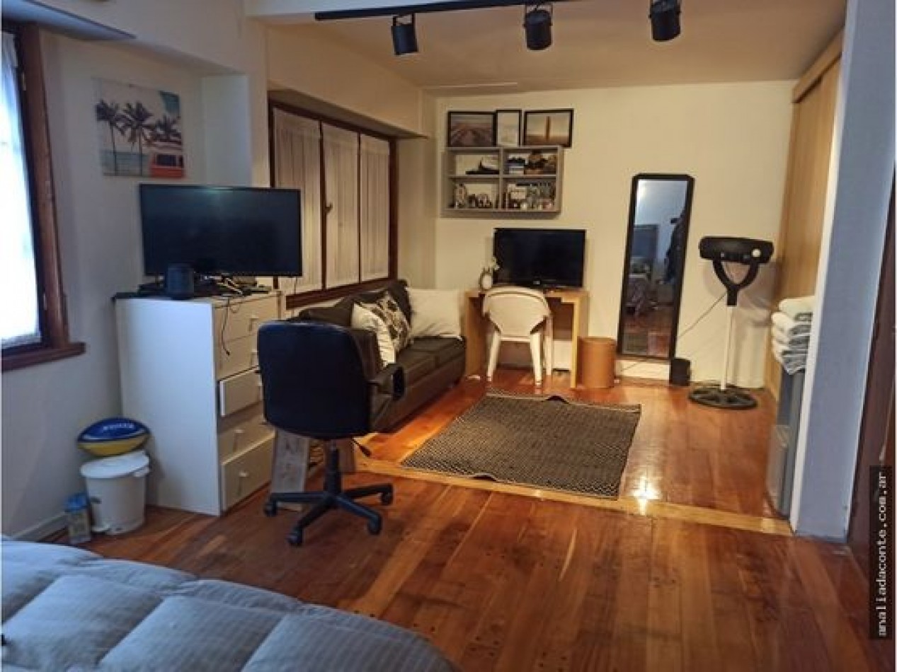 Gran chalet de hermoso diseno. Lote doble parque piscina Aragon 5700