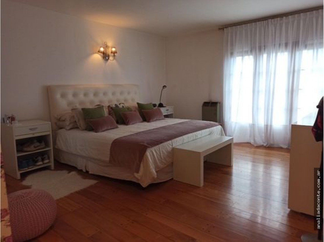 Gran chalet de hermoso diseno. Lote doble parque piscina Aragon 5700