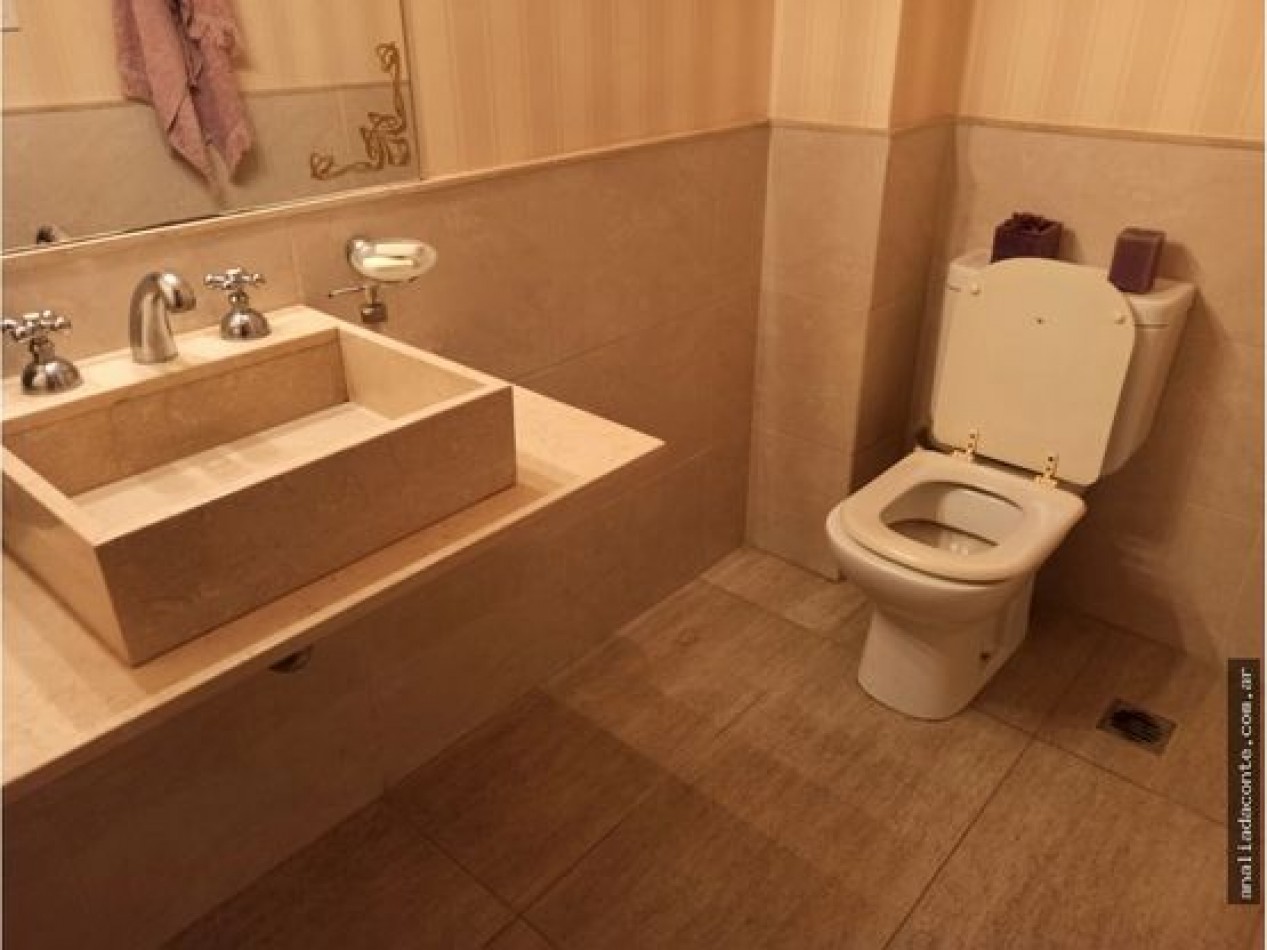 Gran chalet de hermoso diseno. Lote doble parque piscina Aragon 5700