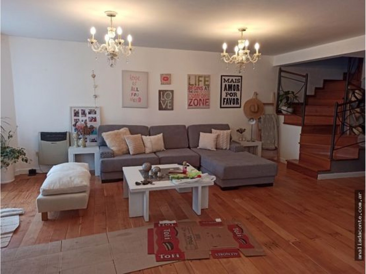 Gran chalet de hermoso diseno. Lote doble parque piscina Aragon 5700