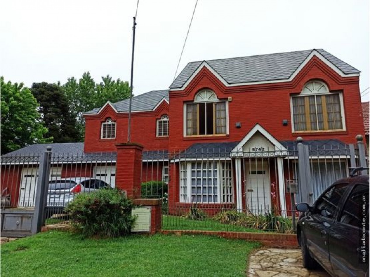 Gran chalet de hermoso diseno. Lote doble parque piscina Aragon 5700