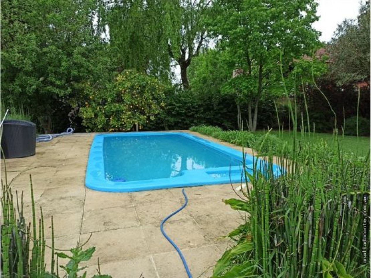 Gran chalet de hermoso diseno. Lote doble parque piscina Aragon 5700