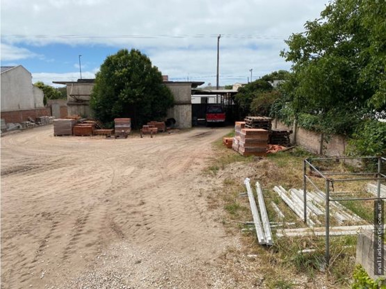 CORRALON DE MATERIALES ZONA NORTE 35 ANOS DE TRAYECTORIA. Fondo de comercio y propiedad.