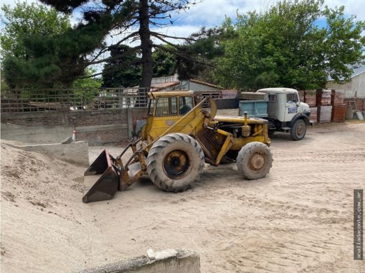 CORRALON DE MATERIALES ZONA NORTE 35 ANOS DE TRAYECTORIA. Fondo de comercio y propiedad.