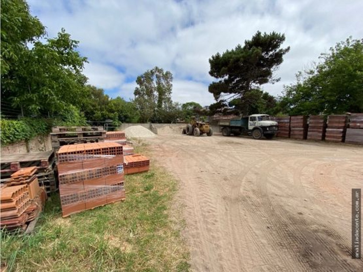 CORRALON DE MATERIALES ZONA NORTE 35 ANOS DE TRAYECTORIA. Fondo de comercio y propiedad.