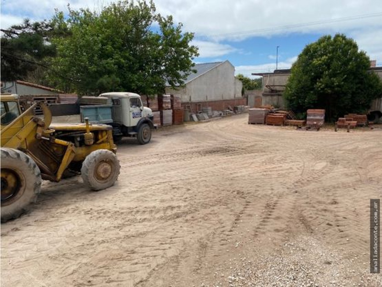 CORRALON DE MATERIALES ZONA NORTE 35 ANOS DE TRAYECTORIA. Fondo de comercio y propiedad.