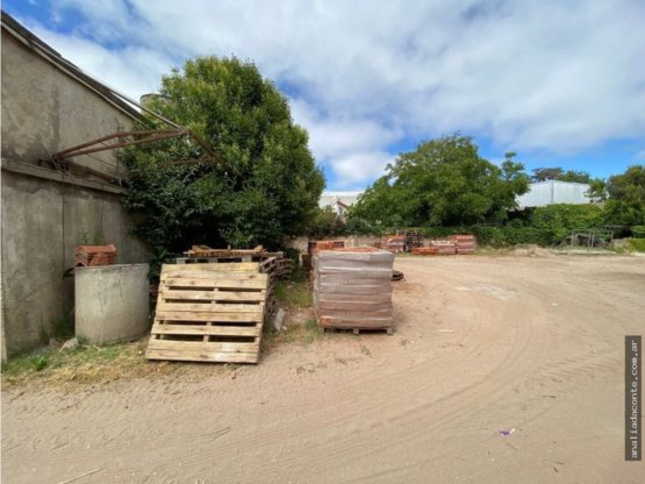 CORRALON DE MATERIALES ZONA NORTE 35 ANOS DE TRAYECTORIA. Fondo de comercio y propiedad.