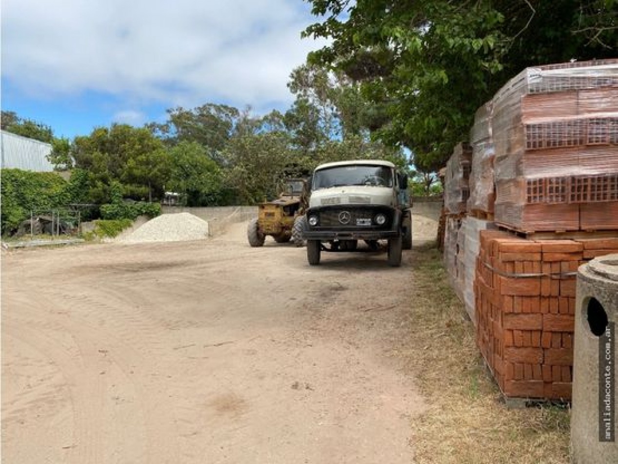 CORRALON DE MATERIALES ZONA NORTE 35 ANOS DE TRAYECTORIA. Fondo de comercio y propiedad.