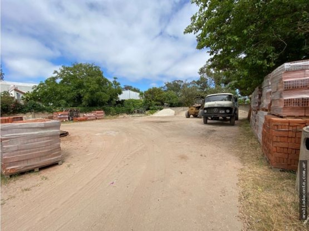CORRALON DE MATERIALES ZONA NORTE 35 ANOS DE TRAYECTORIA. Fondo de comercio y propiedad.