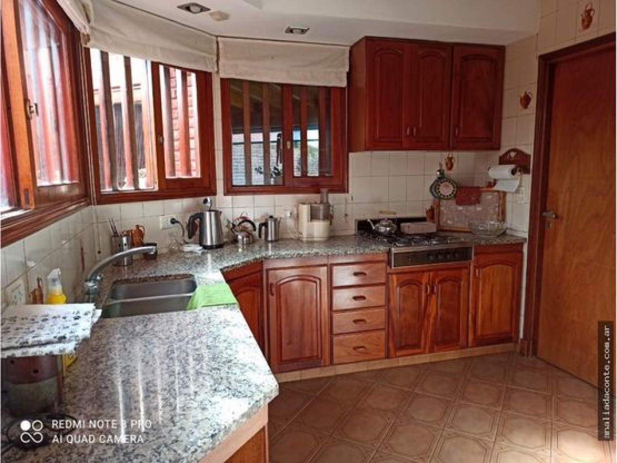 Roffo y F. Acosta Precioso Chalet 4 Amb. Quincho. Gran parque