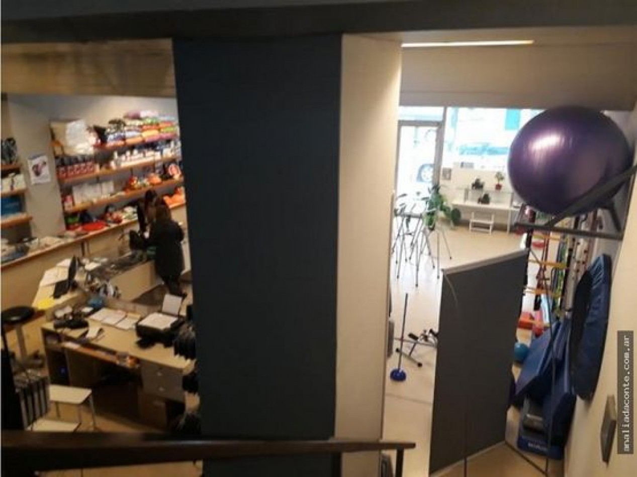 LOCAL COMERCIAL 3 NIVELES, ZONA MATERNO