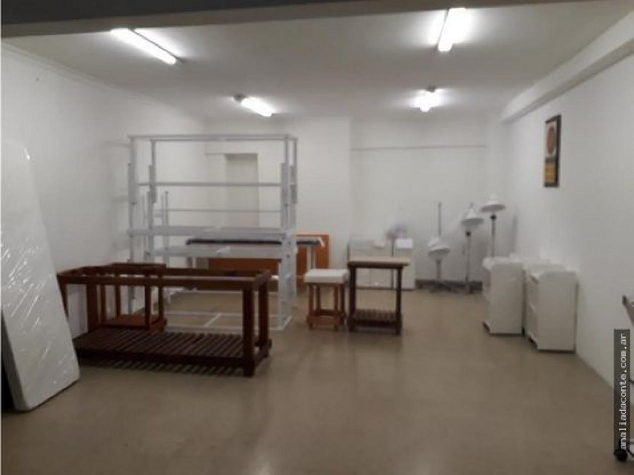 LOCAL COMERCIAL 3 NIVELES, ZONA MATERNO