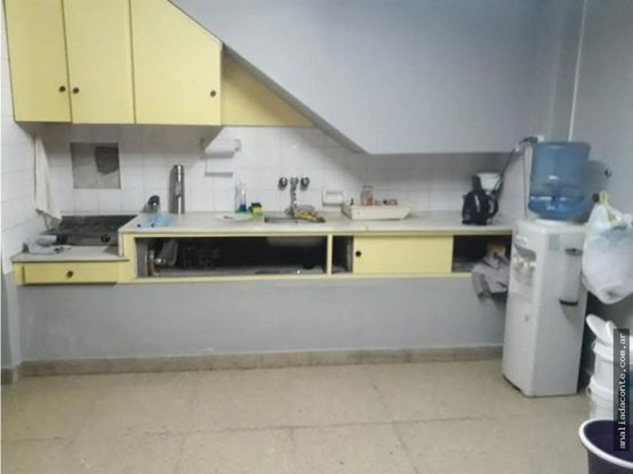 LOCAL COMERCIAL 3 NIVELES, ZONA MATERNO