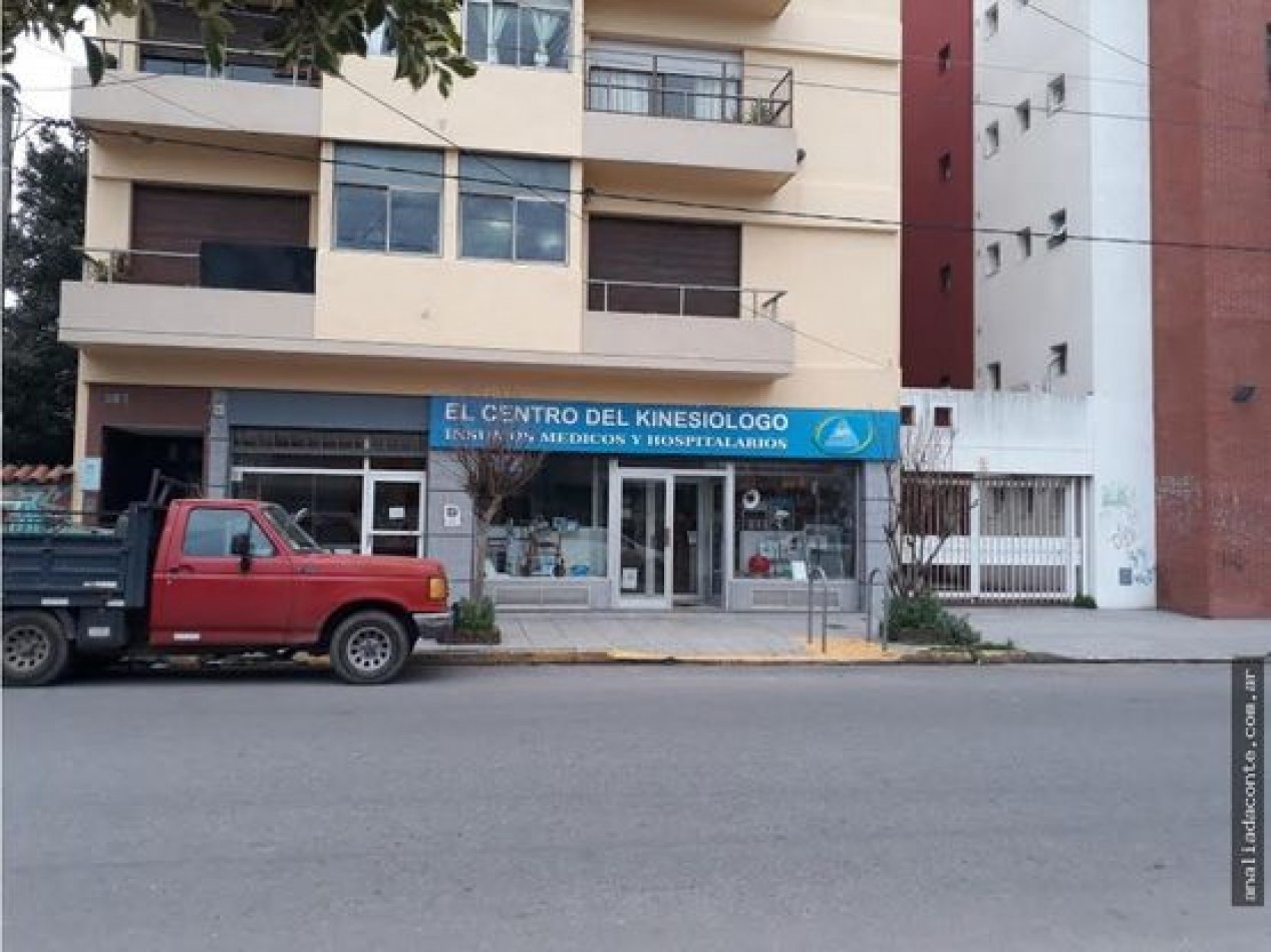 LOCAL COMERCIAL 3 NIVELES, ZONA MATERNO