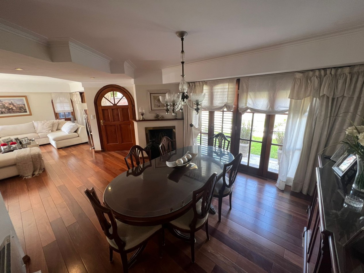 Espectacular chalet 4 amb. Parque. Piscina sobre Avenida Tejedor 1300