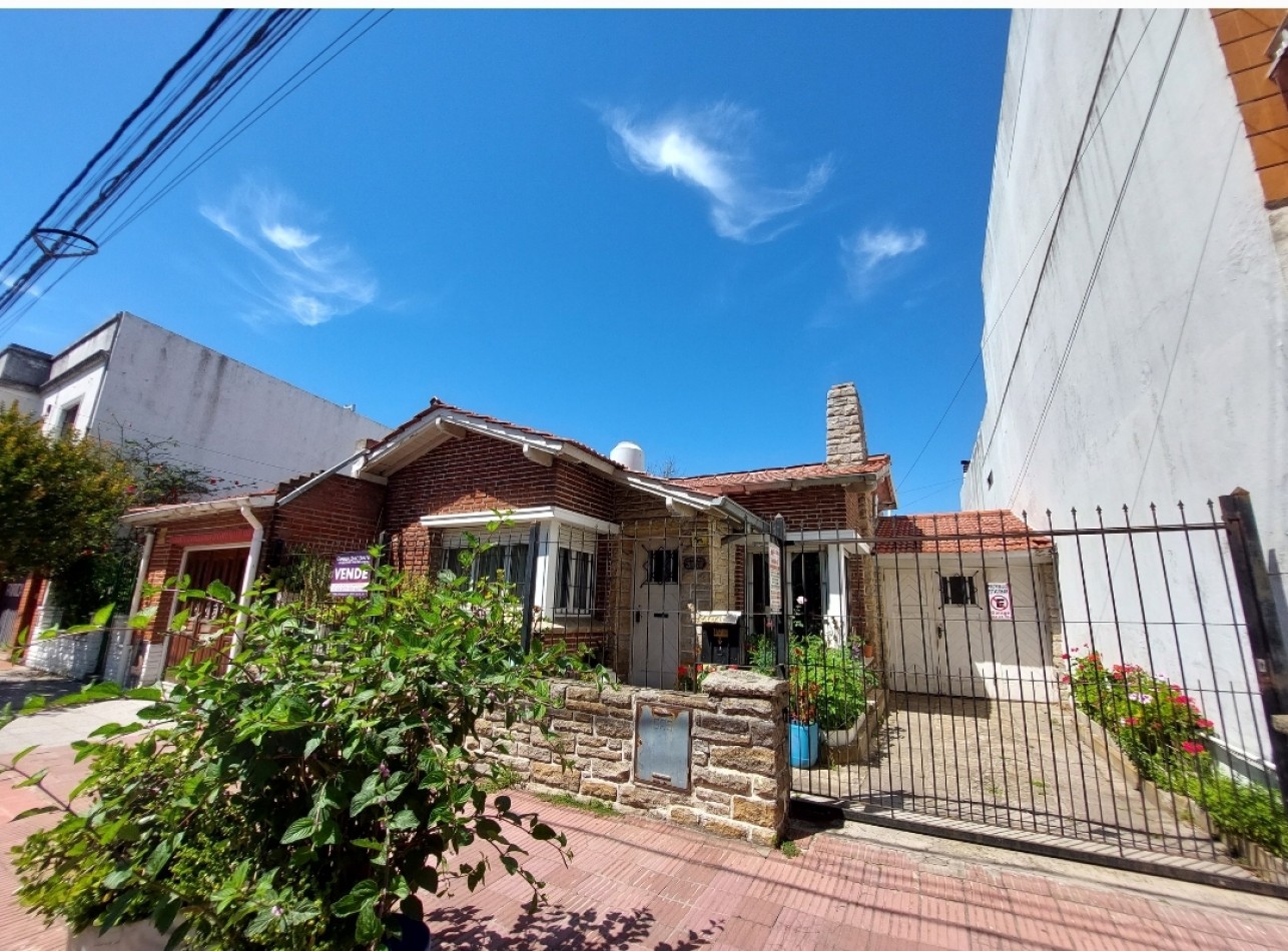 Hermos chalet tradicional 3 AMBIENTES LA PERLA