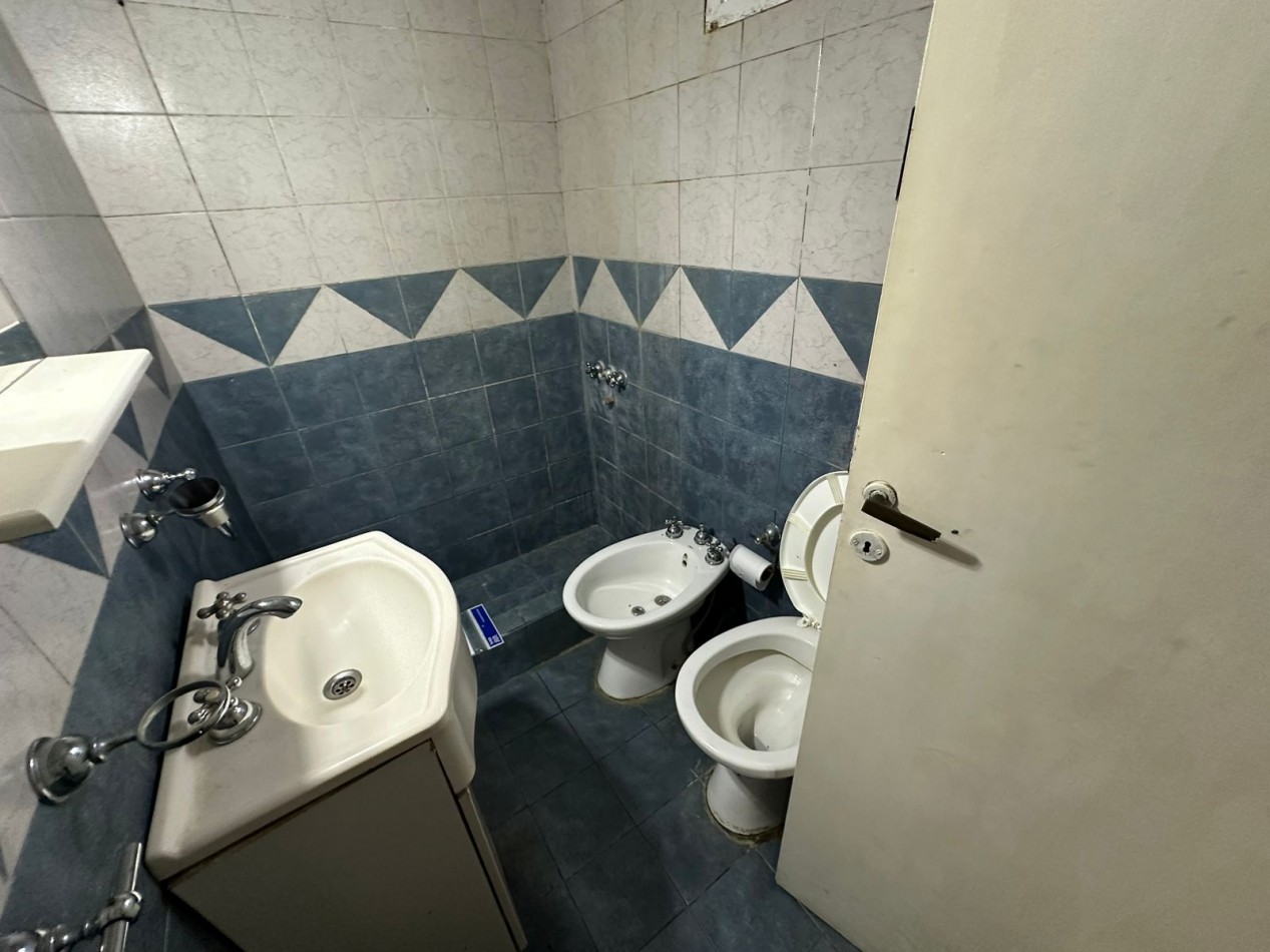  RESERVADA!!!RAWSON E ITALIA  CASA 3 AMB. CON PATIO Y ENTRADA AUTO 