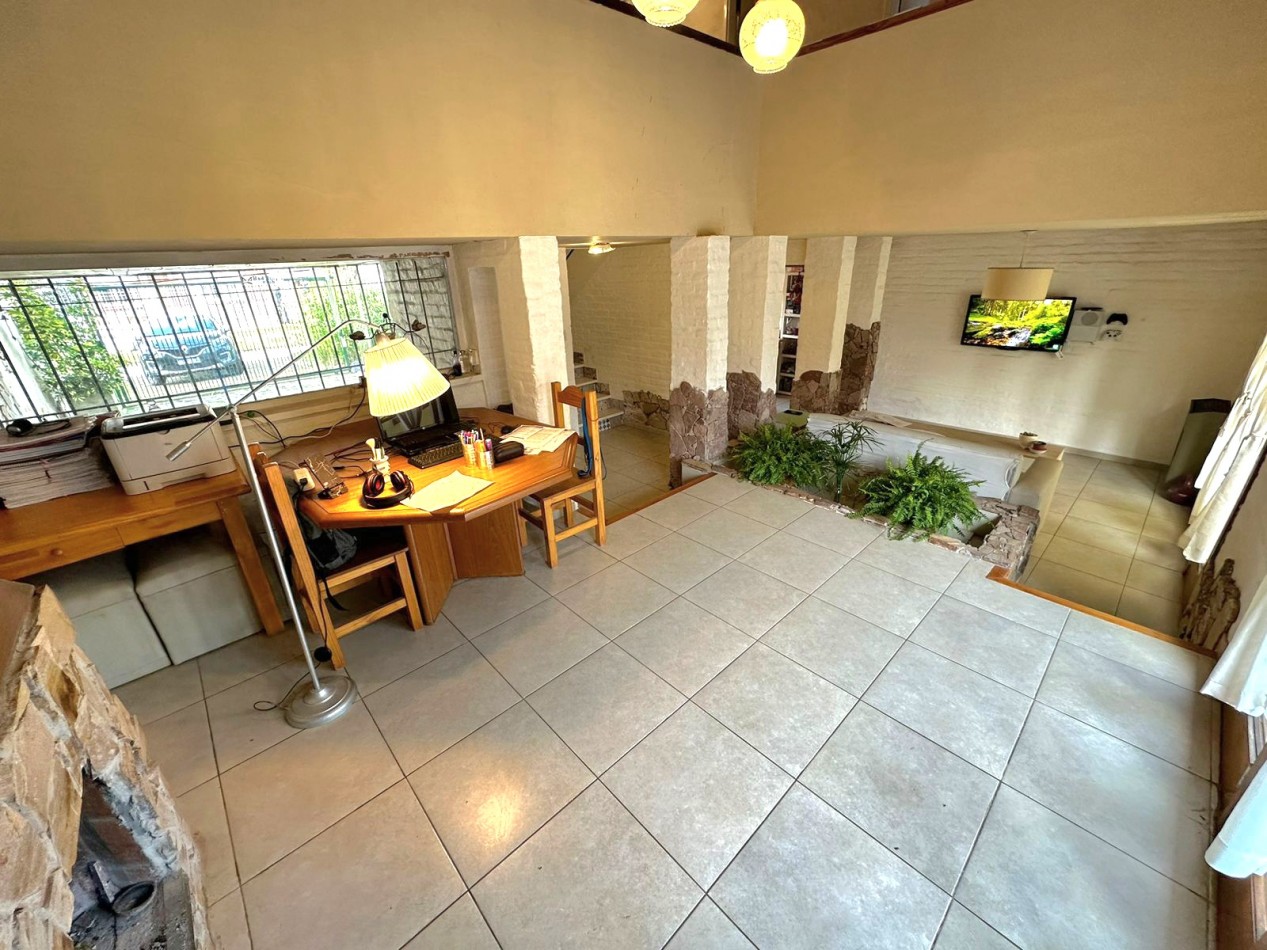 Hermoso Chalet  con depto. 2 amb.en Lo mejor de Caisamar