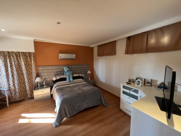 Hermoso chalet 4 amb con parque y piscina en Los pinares