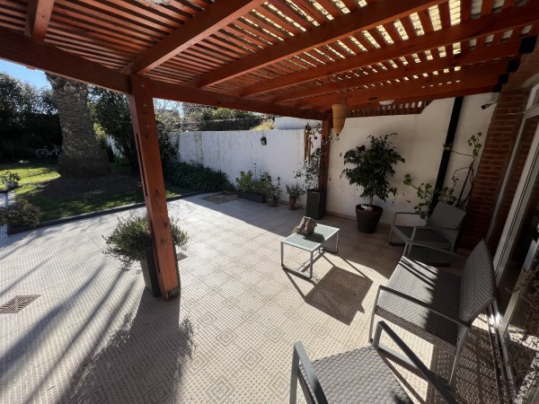 Hermoso chalet 4 amb con parque y piscina en Los pinares