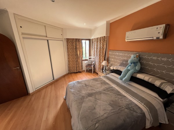 Hermoso chalet 4 amb con parque y piscina en Los pinares