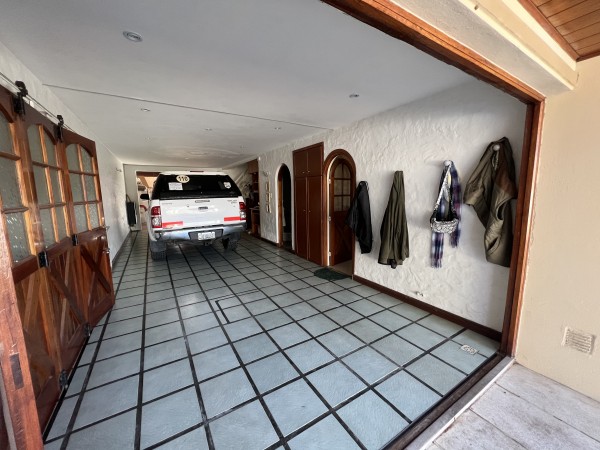 Hermoso chalet 4 amb con parque y piscina en Los pinares