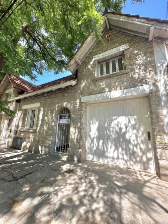 Impecable chalet en PH con garage en La Perla