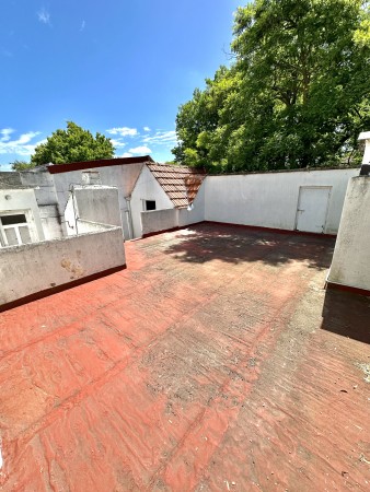 Impecable chalet en PH con garage en La Perla