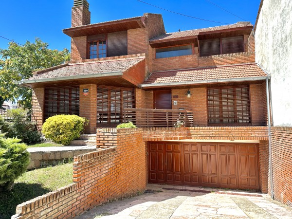 Gran chalet 7 amb a reciclar! en Caisamar con parque y quincho