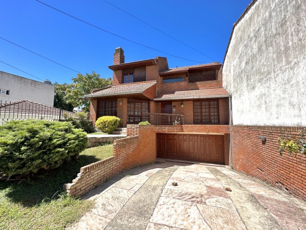 Gran chalet 7 amb a reciclar! en Caisamar con parque y quincho