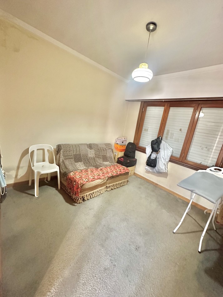 VENTA URGENTE Propiedad en block depto 4 amb con garage y deposito 