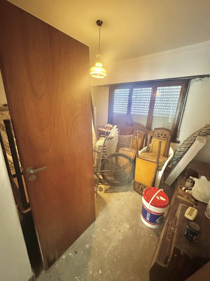 VENTA URGENTE Propiedad en block depto 4 amb con garage y deposito 