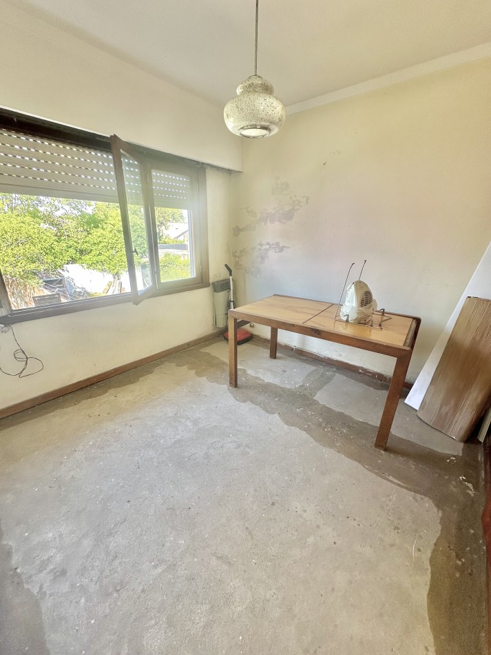 VENTA URGENTE Propiedad en block depto 4 amb con garage y deposito 