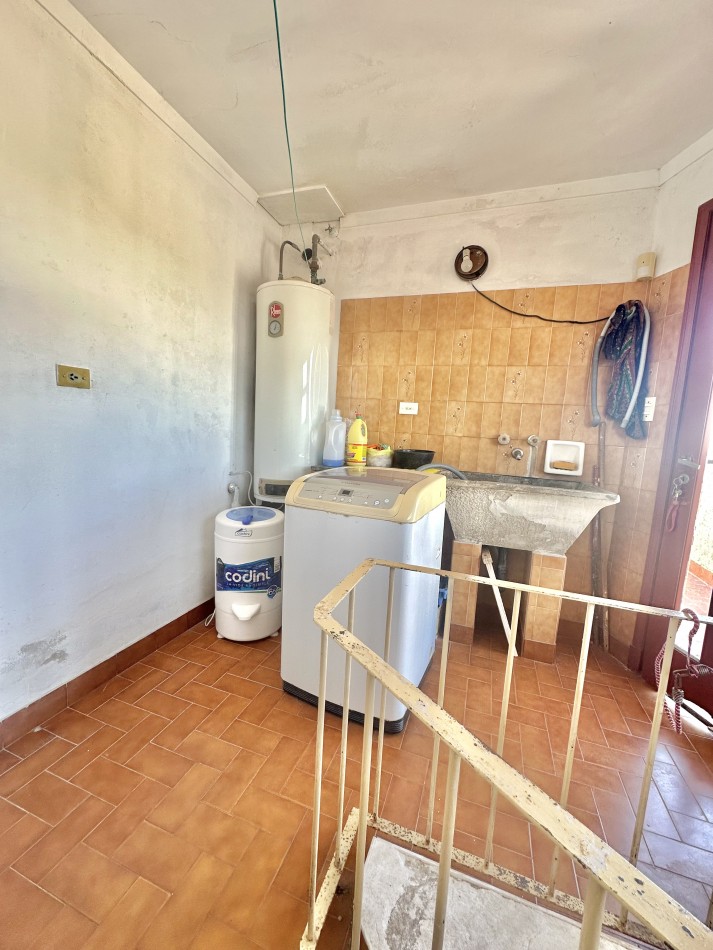 VENTA URGENTE Propiedad en block depto 4 amb con garage y deposito 