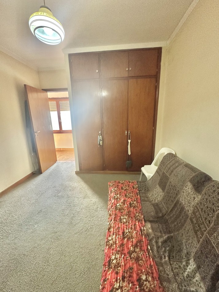 VENTA URGENTE Propiedad en block depto 4 amb con garage y deposito 