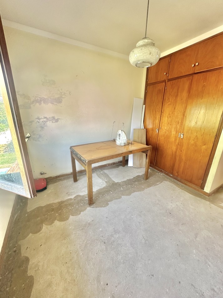 VENTA URGENTE Propiedad en block depto 4 amb con garage y deposito 