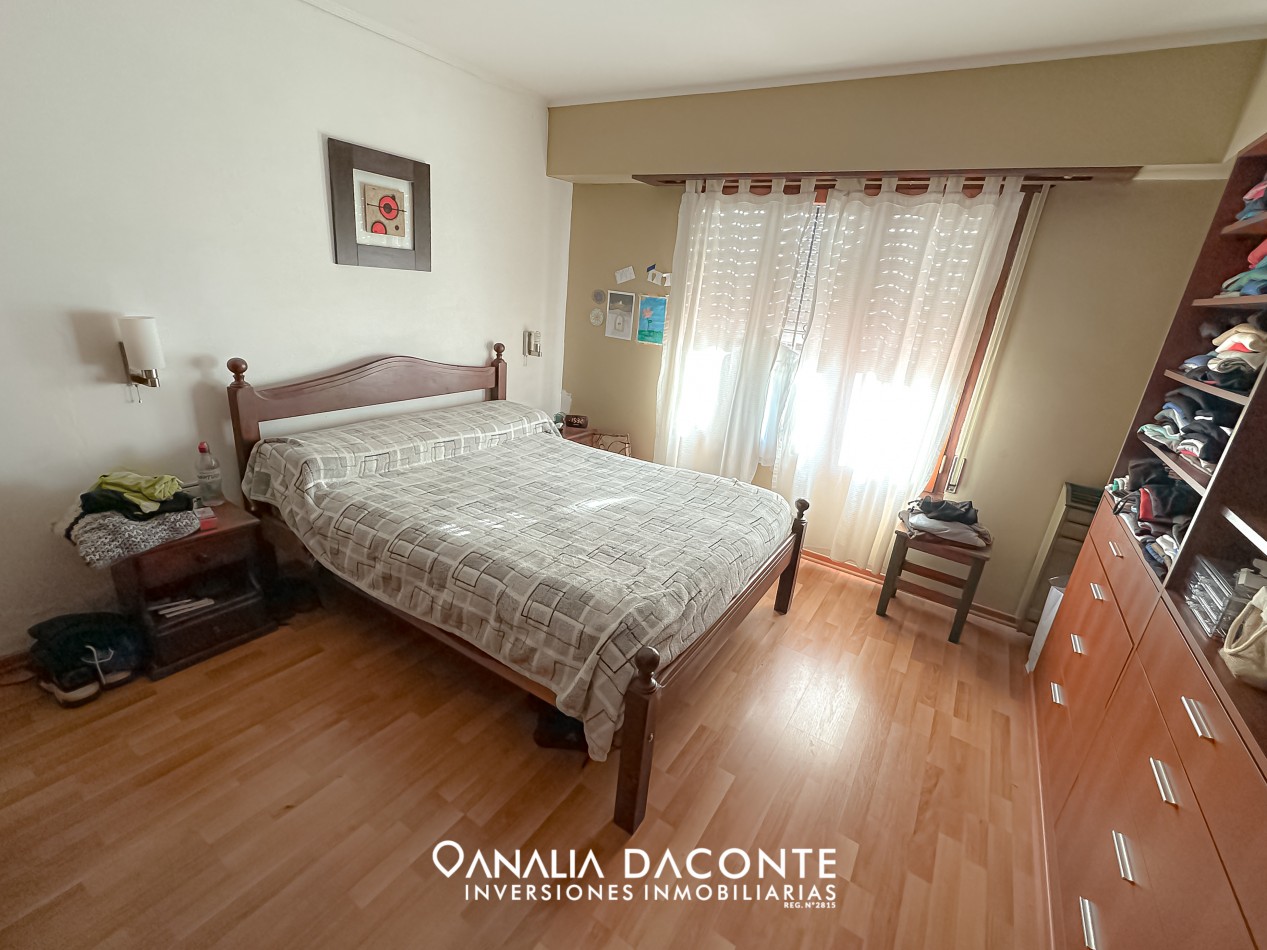 Chalet 4 amb con gran parque en Villa Primera