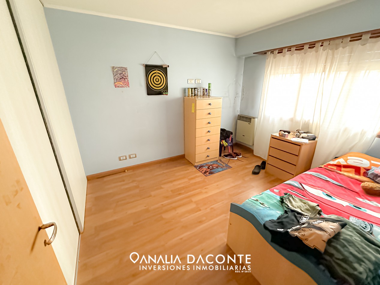 Chalet 4 amb con gran parque en Villa Primera