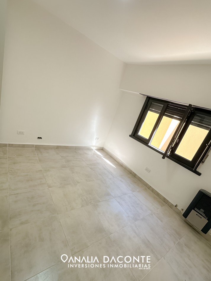 RESERVADO!!!!PH al frente totalmente reciclado en Nueva Pompeya!APTO CREDITO!