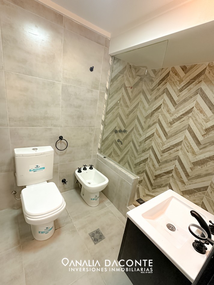 RESERVADO!!!!PH al frente totalmente reciclado en Nueva Pompeya!APTO CREDITO!