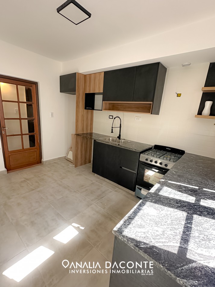 RESERVADO!!!!PH al frente totalmente reciclado en Nueva Pompeya!APTO CREDITO!