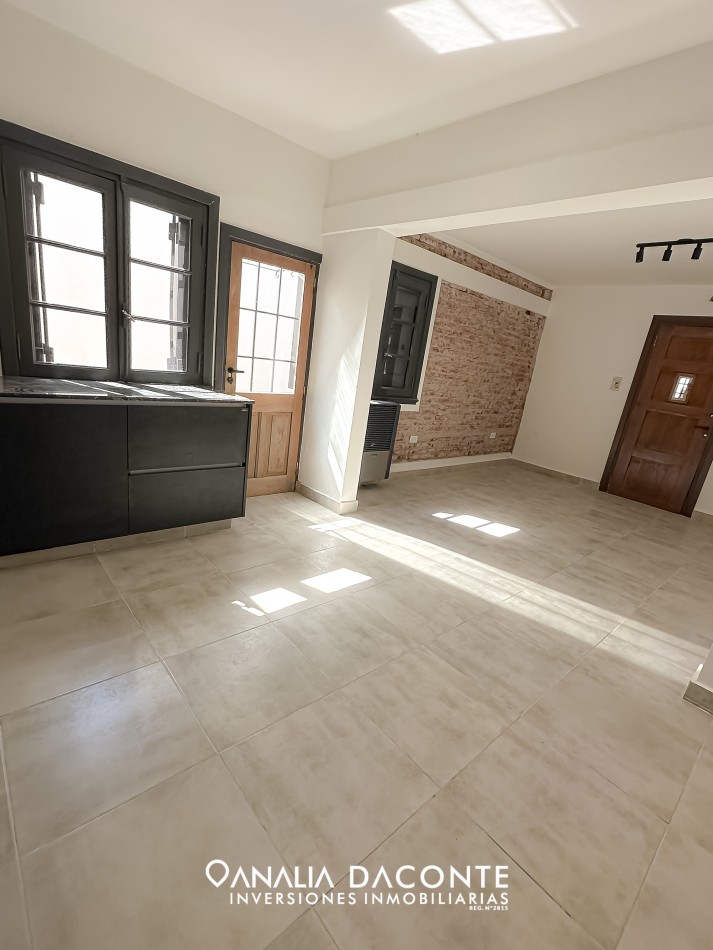 RESERVADO!!!!PH al frente totalmente reciclado en Nueva Pompeya!APTO CREDITO!