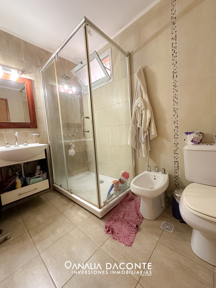 Chalet 4 amb con gran parque en Villa Primera