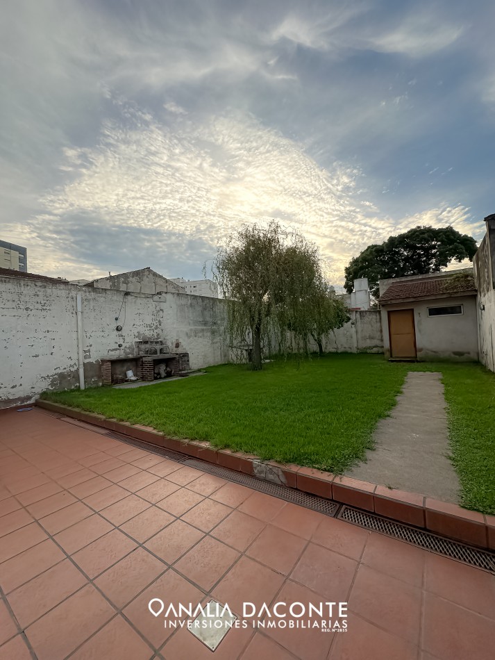 Chalet 4 amb con gran parque en Villa Primera