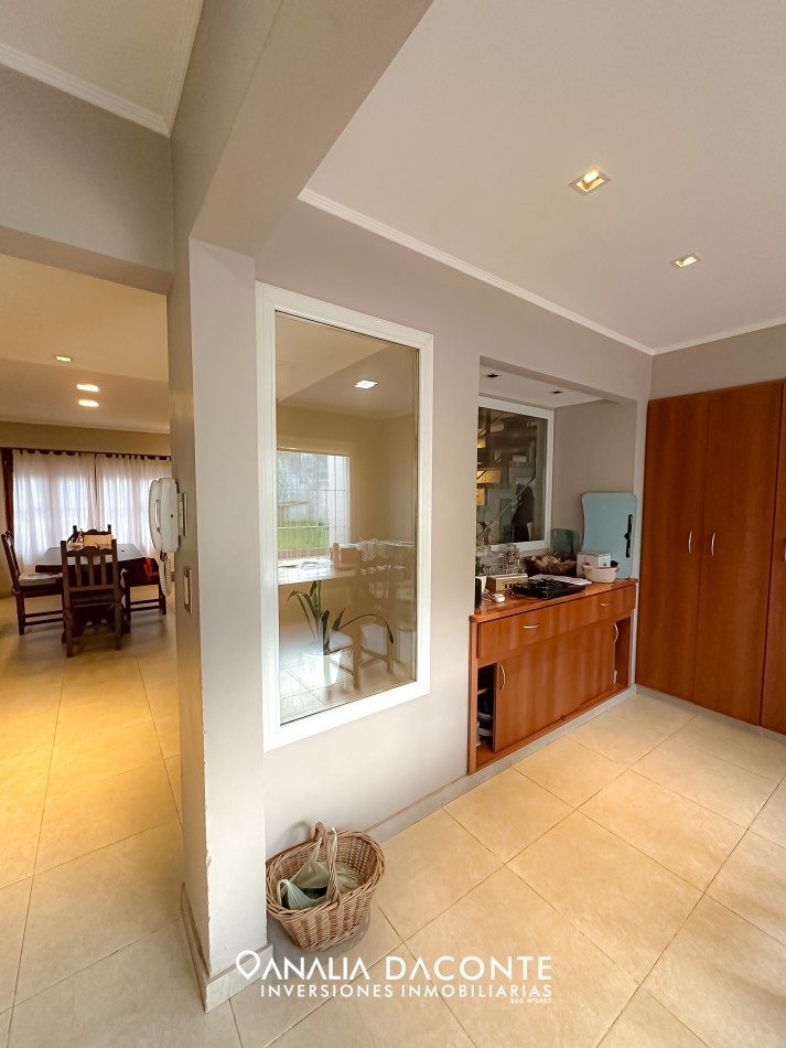 Chalet 4 amb con gran parque en Villa Primera