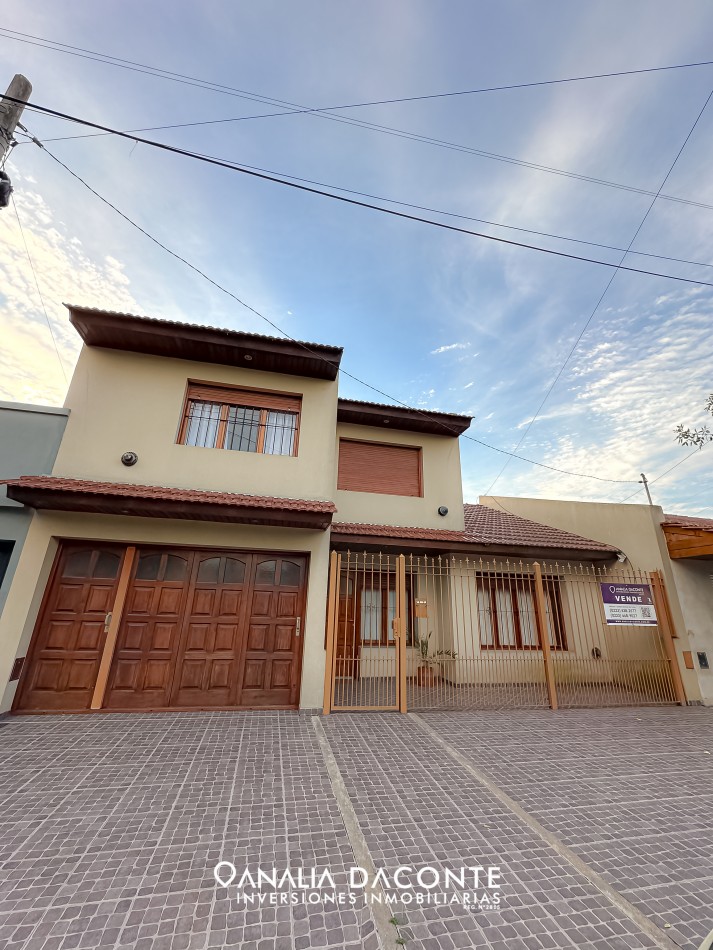 Chalet 4 amb con gran parque en Villa Primera